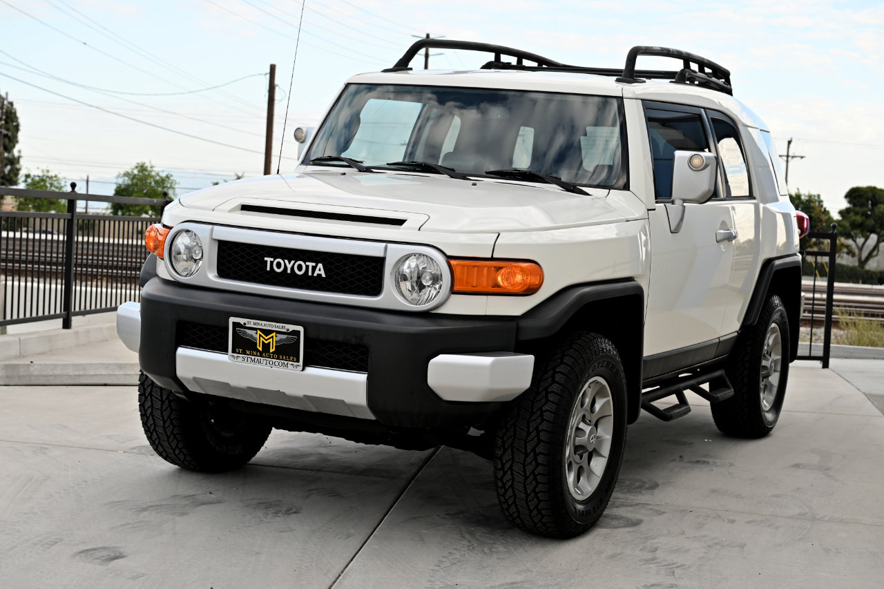 Used 2013 Toyota FJ Cruiser 4WD image 11