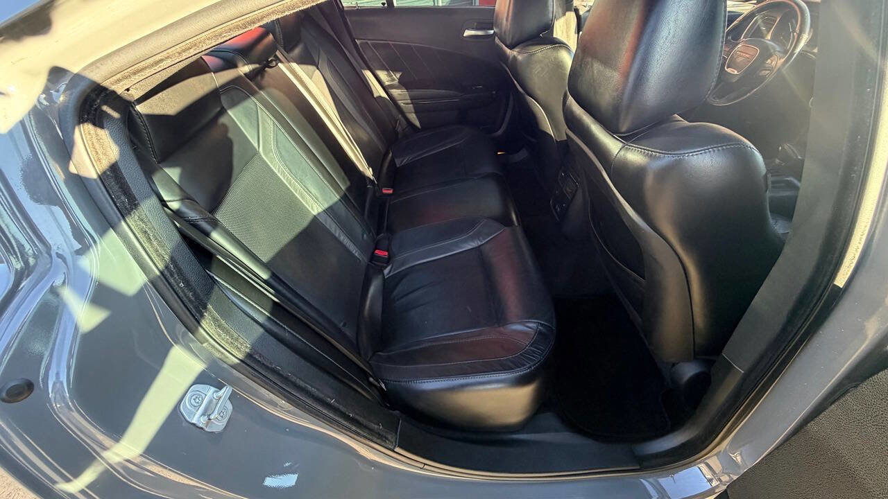 Used 2017 Dodge Charger R/T w/ Plus Group image 17