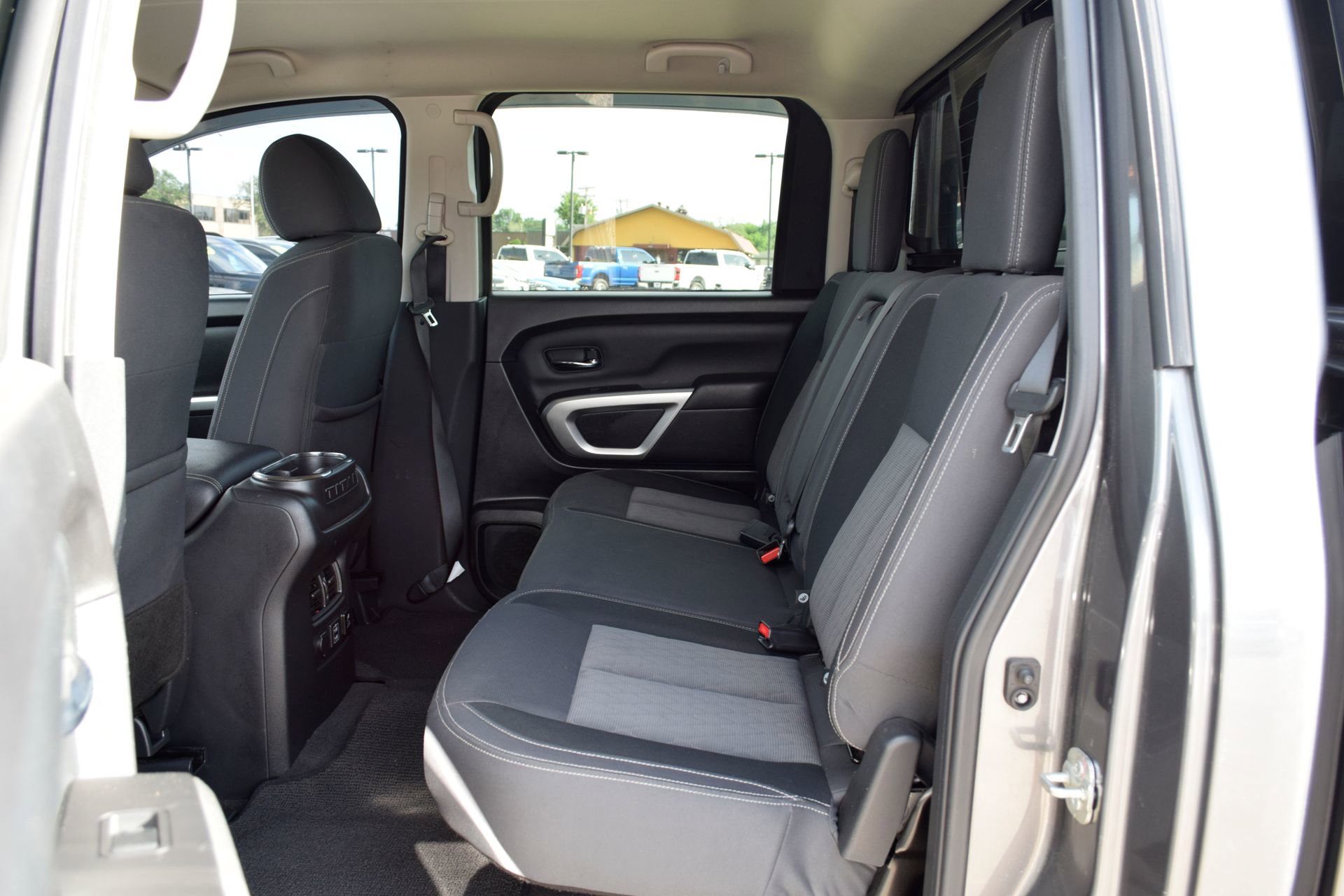 Used 2021 Nissan Titan SV w/ SV Convenience Package RWD image 20
