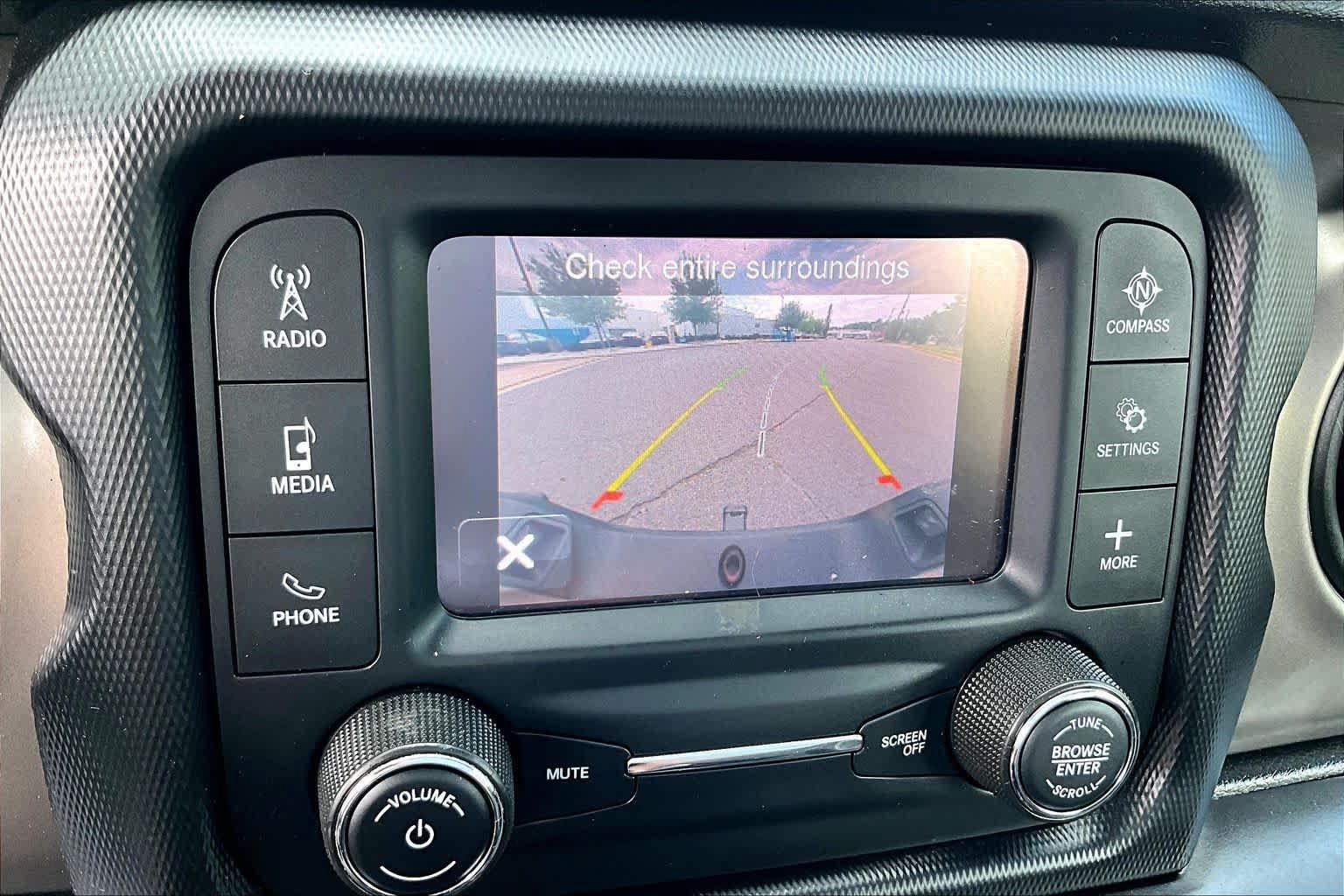 Used 2020 Jeep Gladiator Sport AWD/4WD image 27