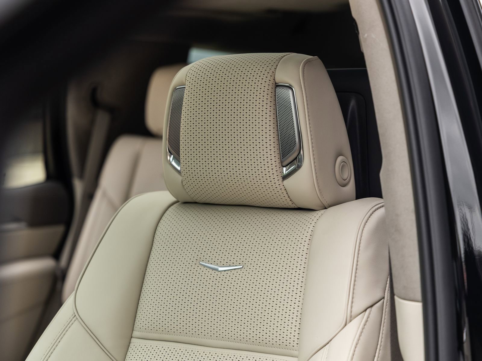 Used 2026 Cadillac Escalade Platinum Sport w/ LPO, Floor Liner Package AWD/4WD image 25