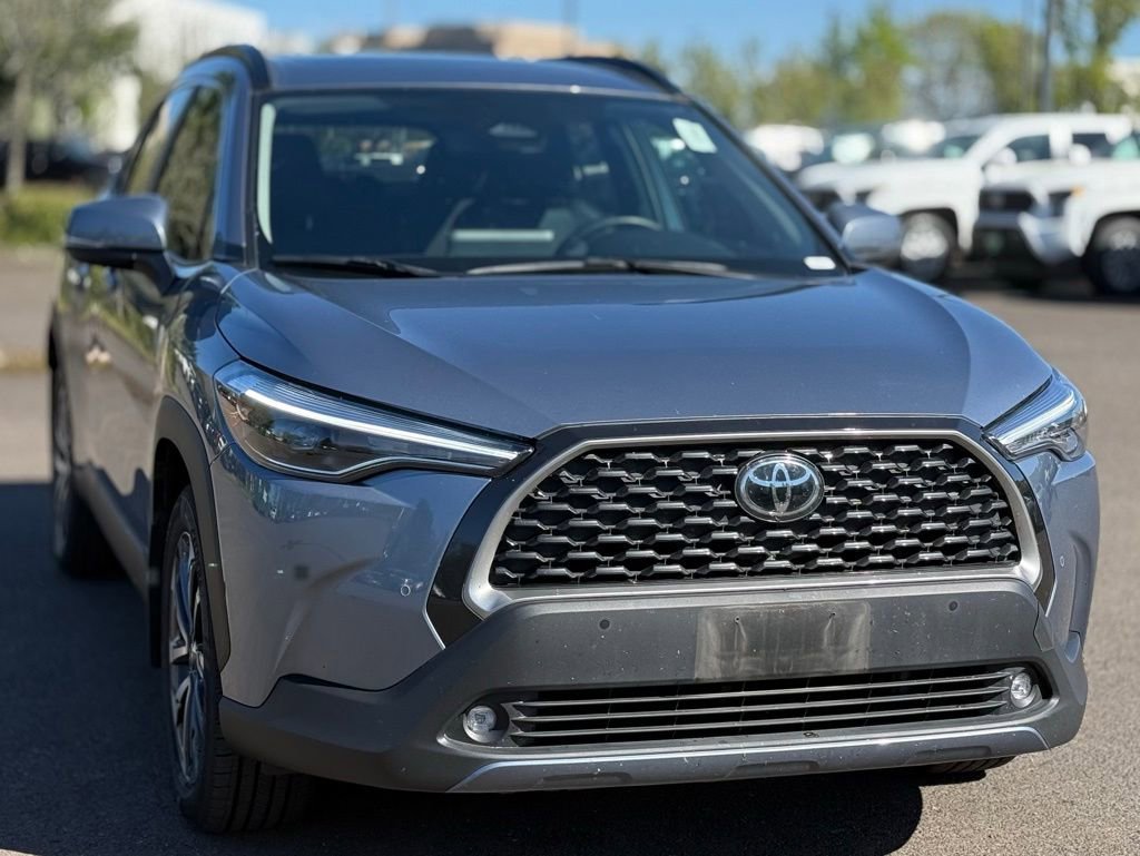 Used 2024 Toyota Corolla Cross XLE w/ Convenience Package image 7