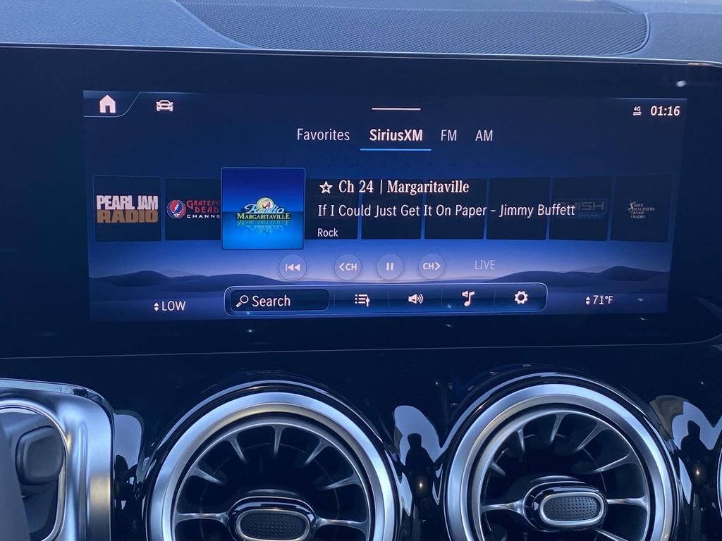 Certified 2025 Mercedes-Benz GLB 250 image 27