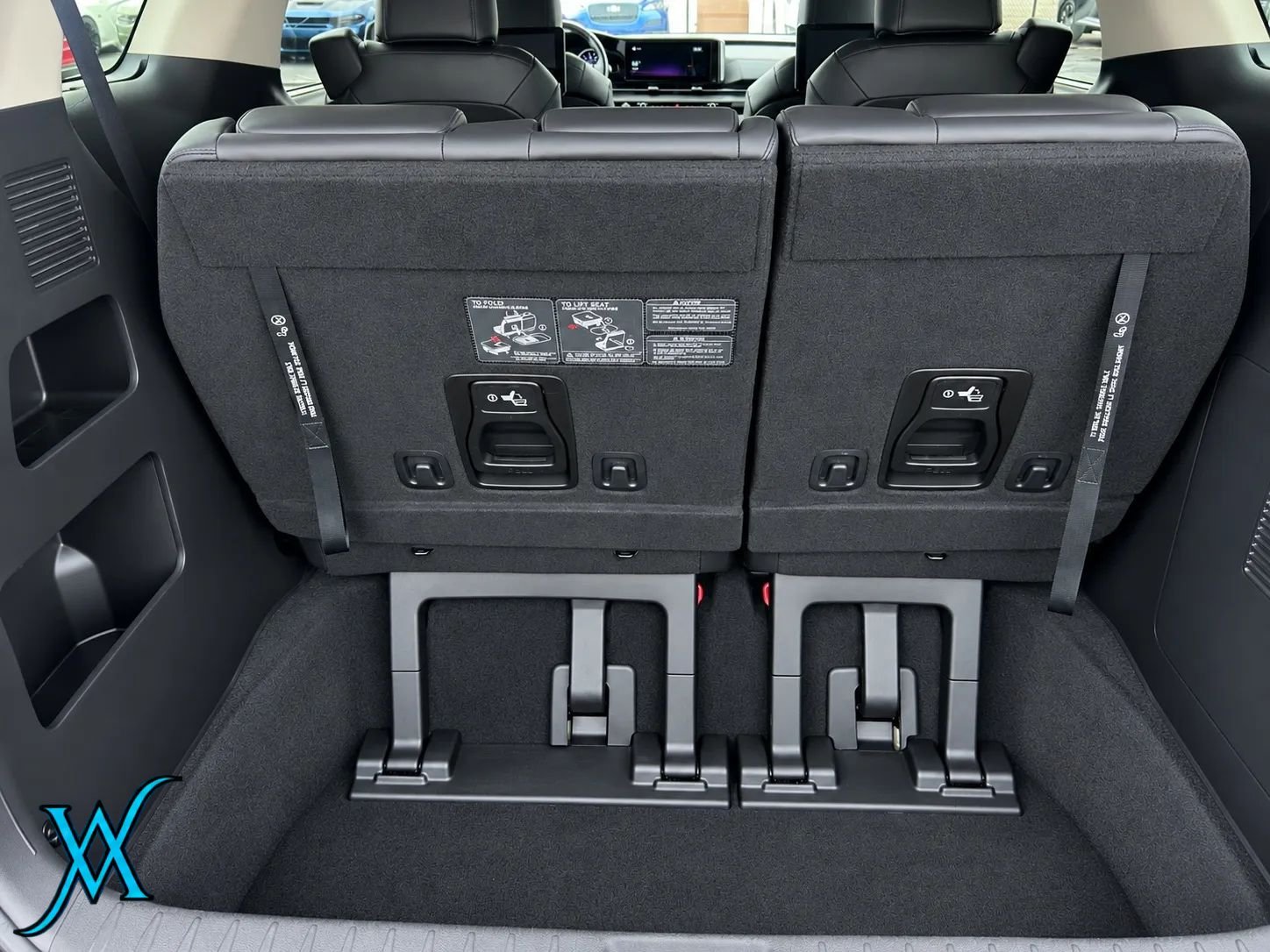 Used 2022 Kia Carnival SX FWD image 16