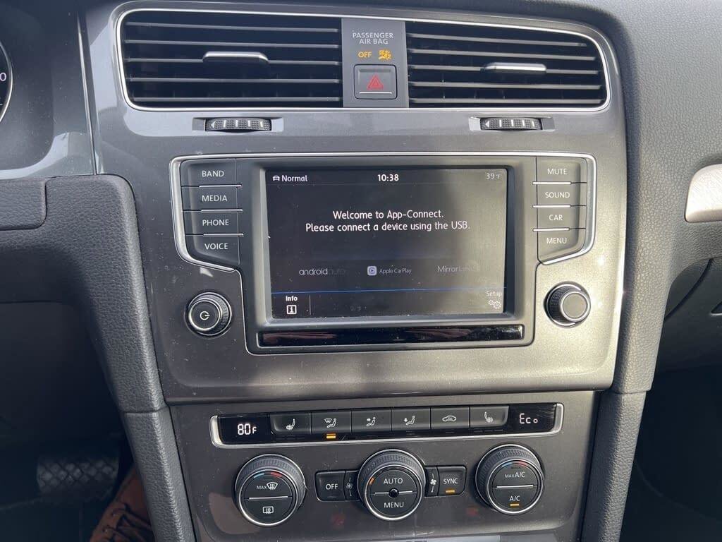 Used 2016 Volkswagen e-Golf SE w/ DC Fast Charging Package image 8