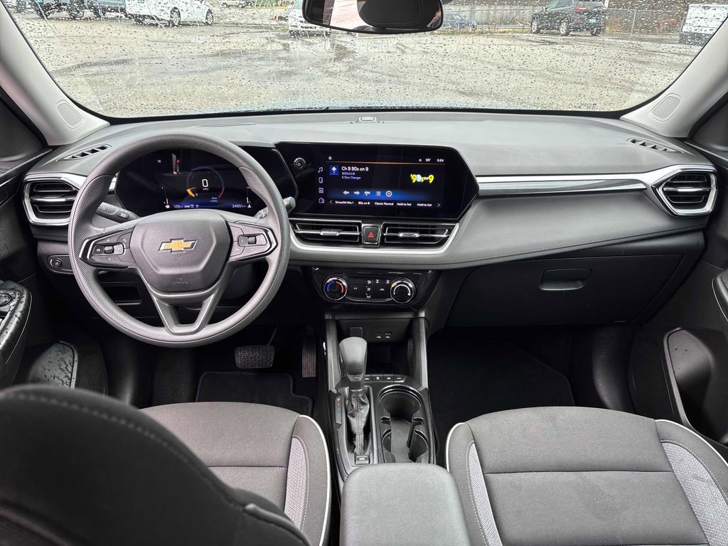 Used 2025 Chevrolet TrailBlazer LT image 23