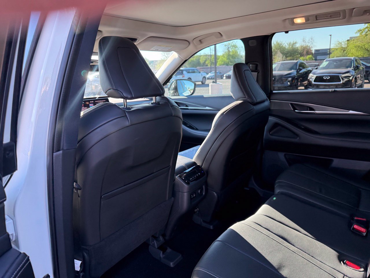 Used 2022 INFINITI QX60 Luxe w/ Cargo Package FWD image 11