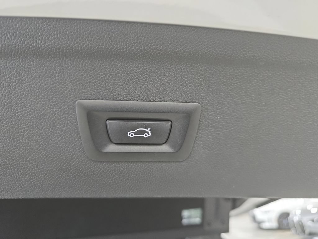 Used 2024 BMW iX M60 AWD/4WD image 23