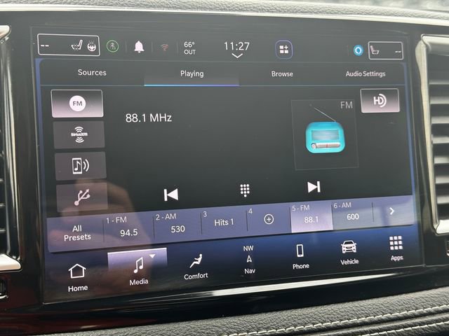 Certified 2023 Chrysler Pacifica Limited image 32