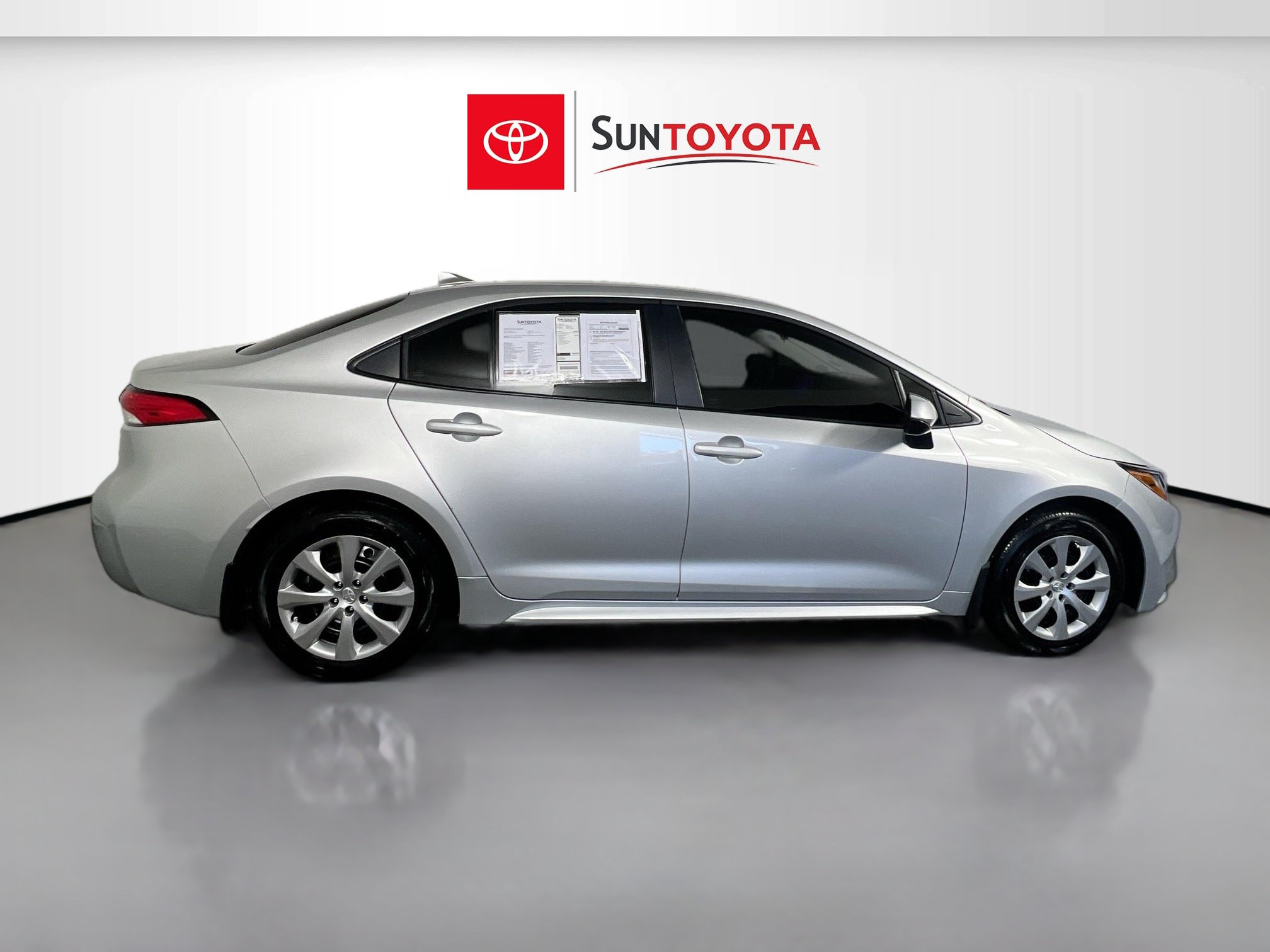 Used 2026 Toyota Corolla LE FWD image 2
