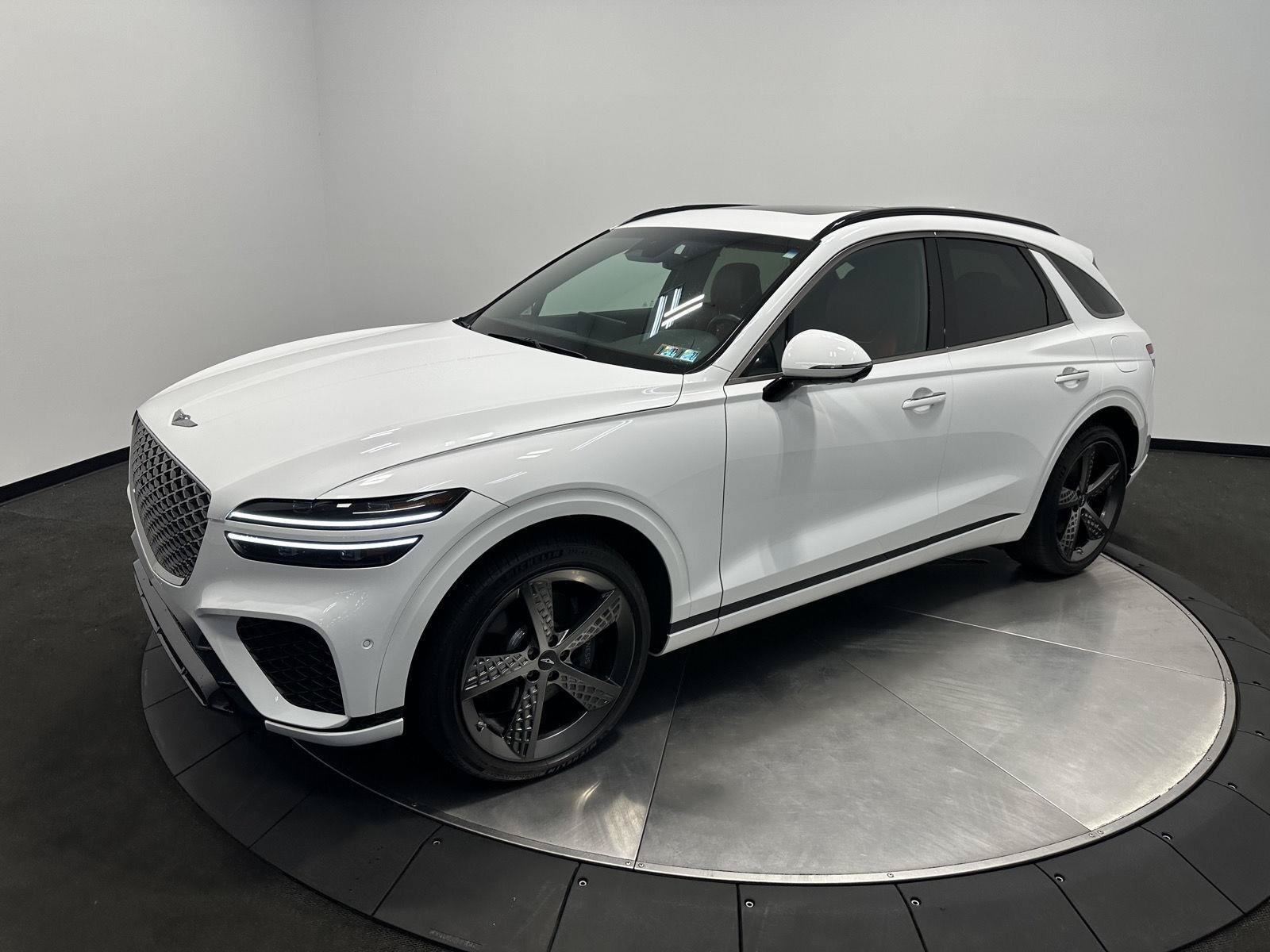 Used 2025 Genesis GV70 3.5T Sport w/ Sport Advanced Package AWD/4WD image 4