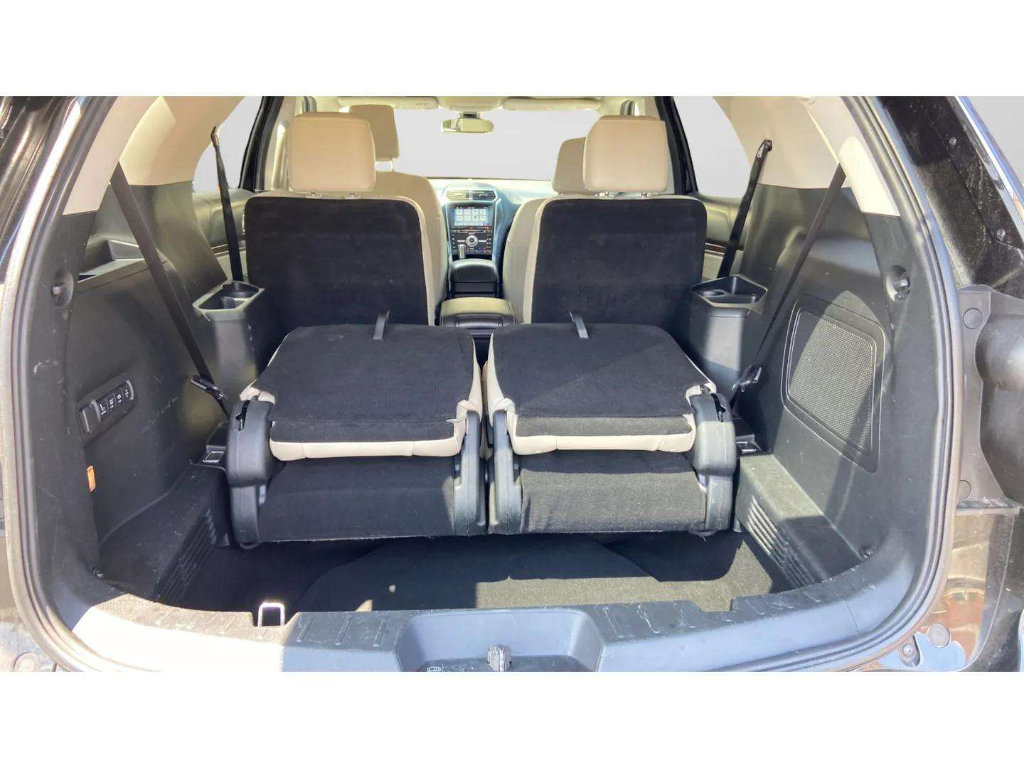 Used 2018 Ford Explorer Platinum AWD/4WD image 18