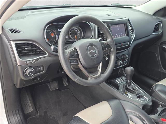 Used 2019 Jeep Cherokee Latitude w/ Popular Appearance Group image 9