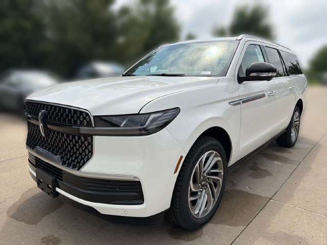 New 2026 Lincoln Navigator L Reserve AWD/4WD image 11