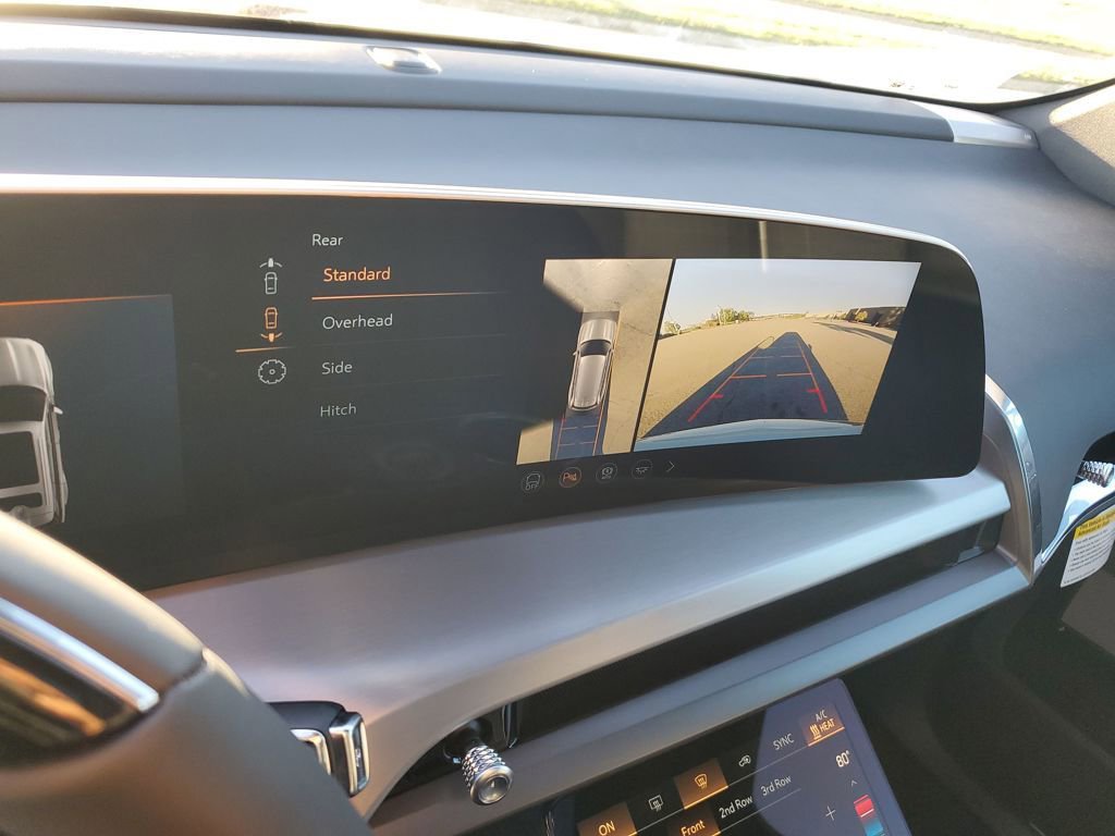 New 2026 Cadillac Vistiq Luxury image 13