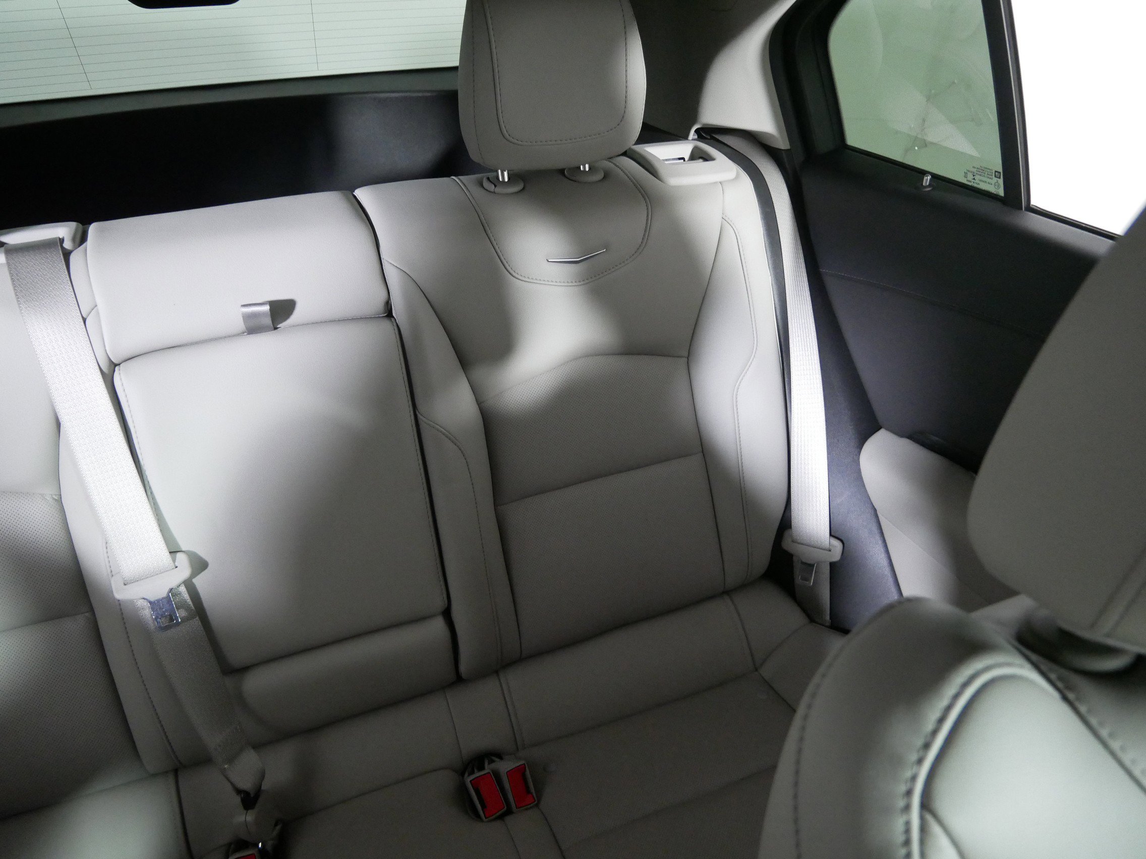 Used 2022 Cadillac XT4 Premium Luxury w/ Enhanced Visibility Package image 14