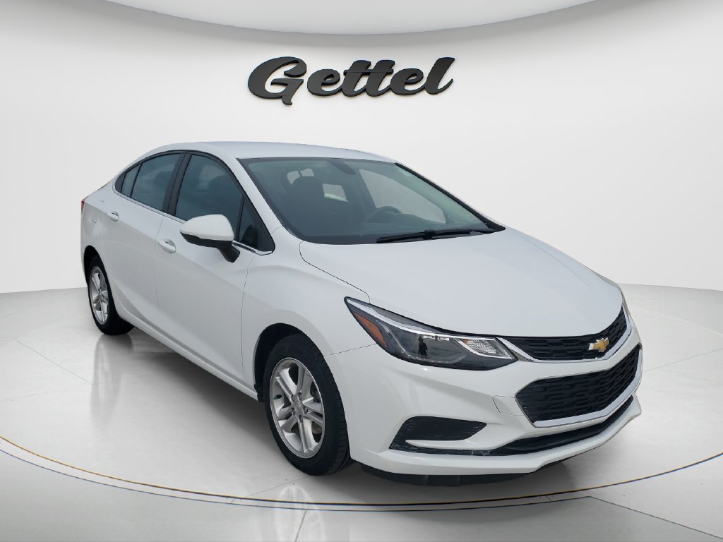 Used 2017 Chevrolet Cruze LT w/ Convenience Package FWD image 3