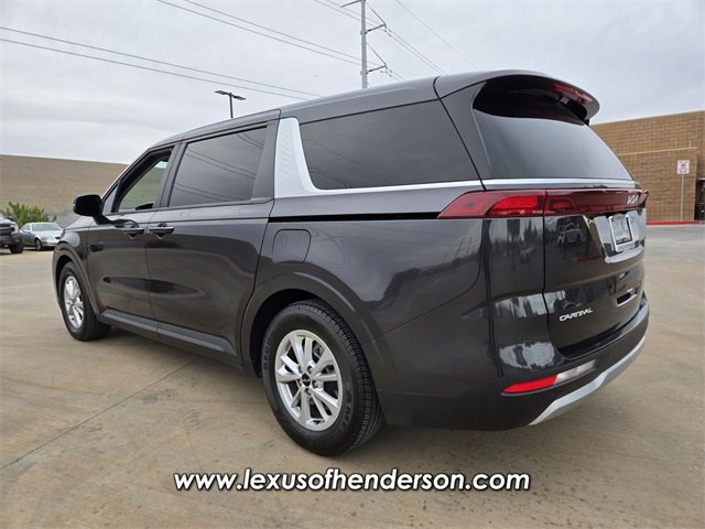 Used 2024 Kia Carnival LX image 4