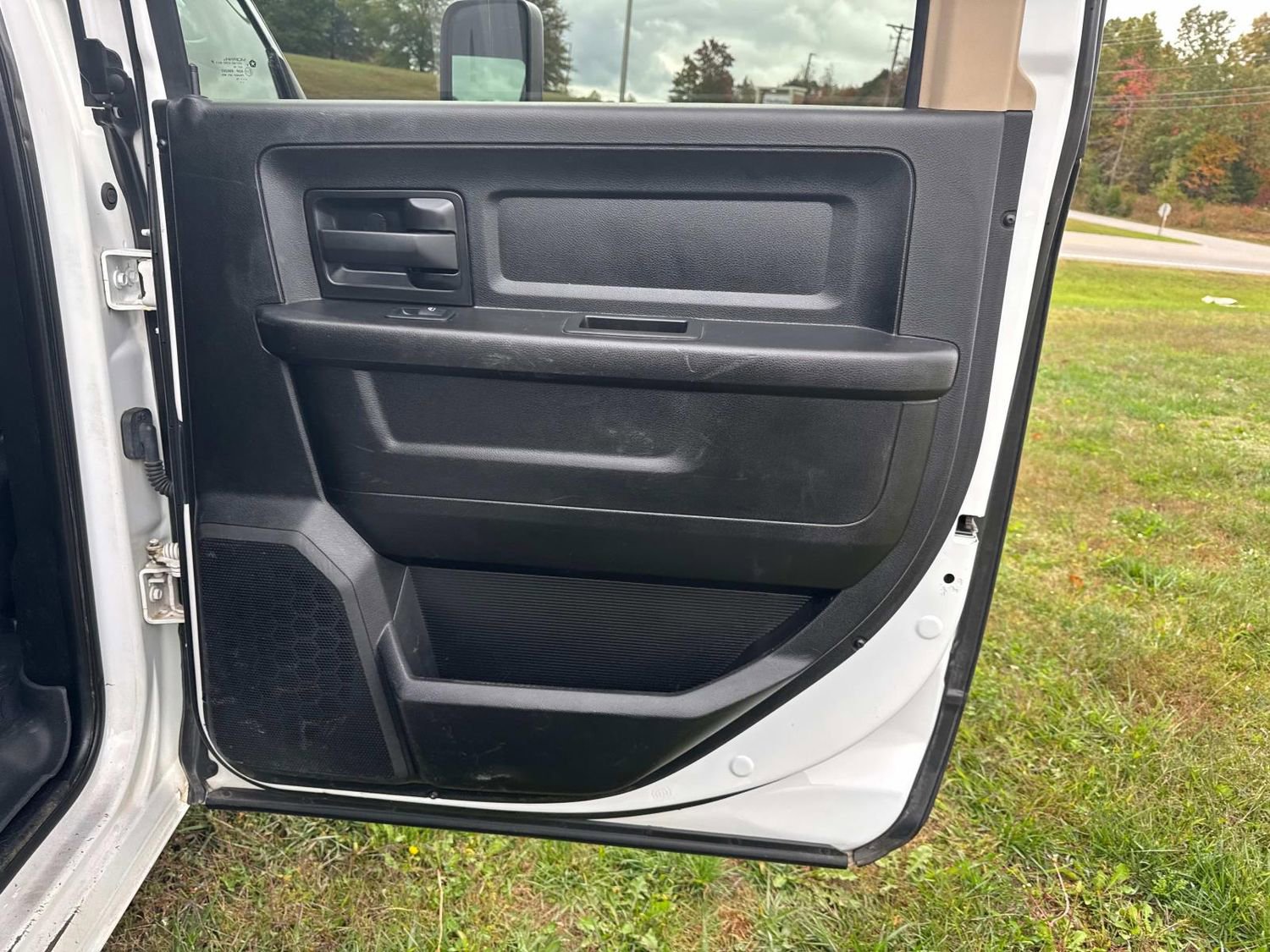 Used 2019 RAM 3500 Tradesman w/ Chrome Appearance Group image 20