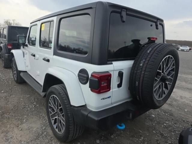 Used 2023 Jeep Wrangler Unlimited Sahara w/ Cold Weather Group AWD/4WD image 4