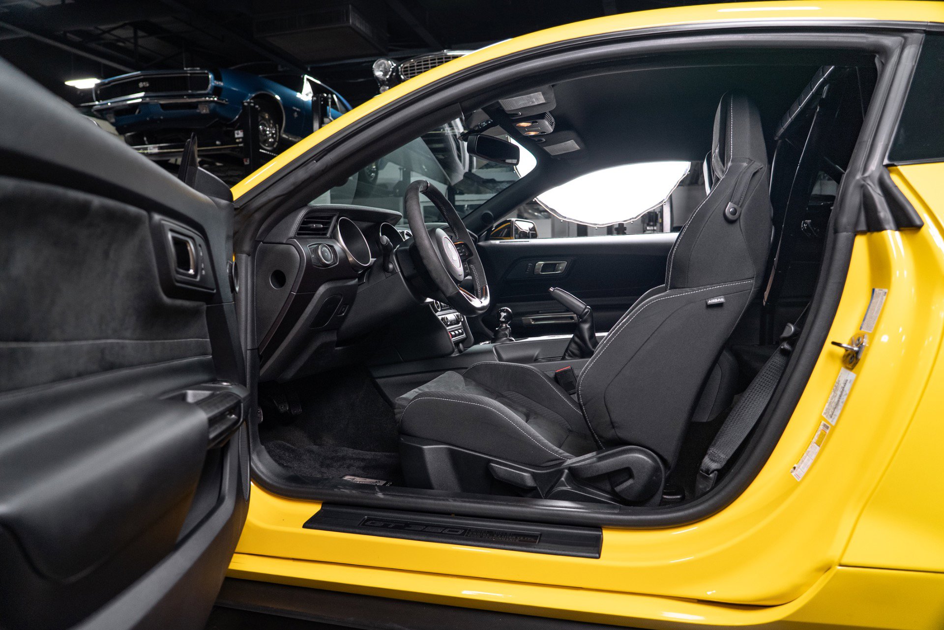 Used 2016 Ford Mustang Shelby GT350 w/ Track Package image 49