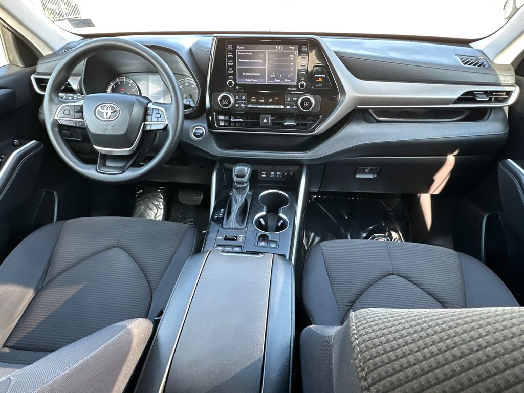 Used 2022 Toyota Highlander L AWD/4WD image 14