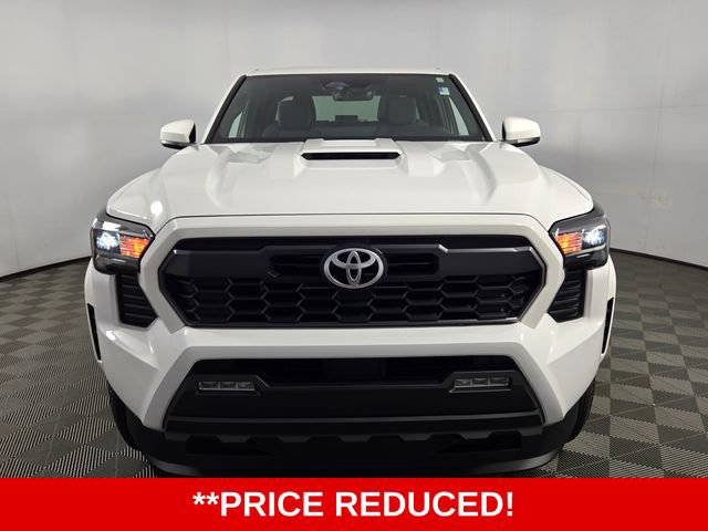 Used 2025 Toyota Tacoma TRD Sport AWD/4WD image 2