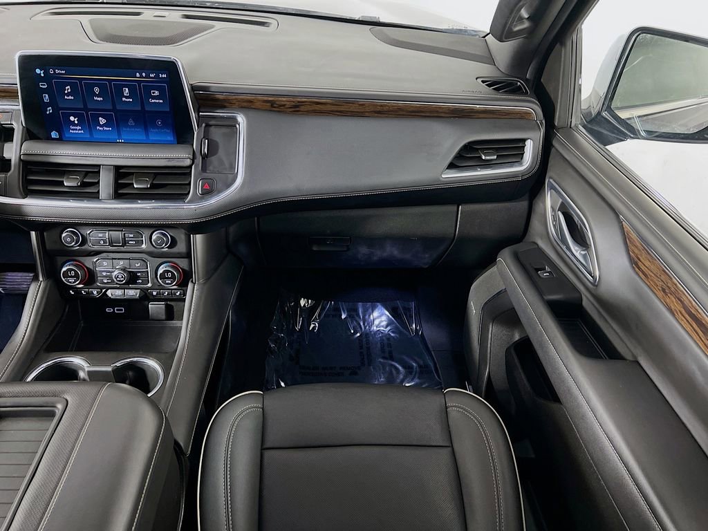 Used 2023 Chevrolet Suburban Premier image 24