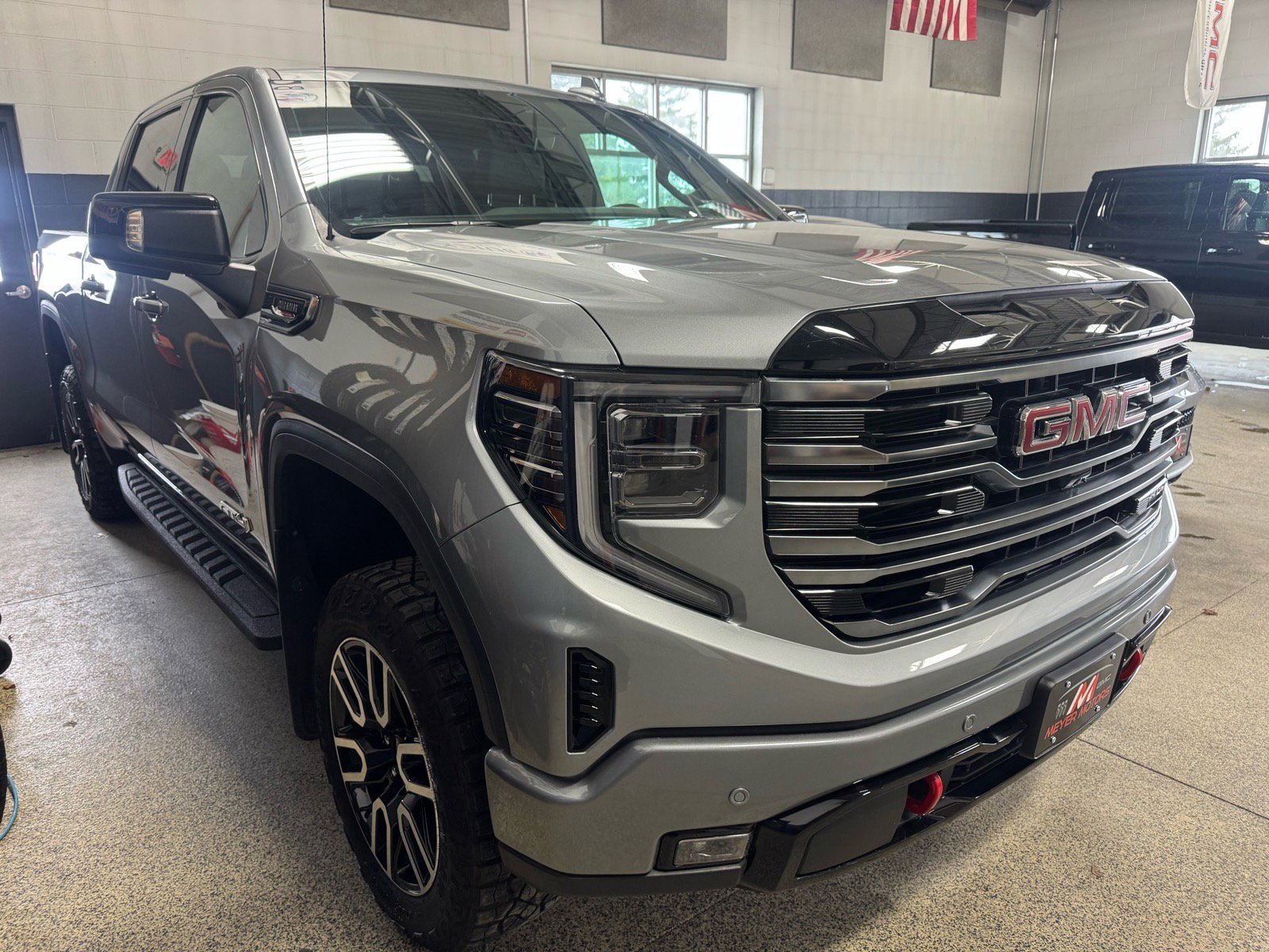Used 2025 GMC Sierra 1500 AT4 w/ AT4 Premium Package image 3