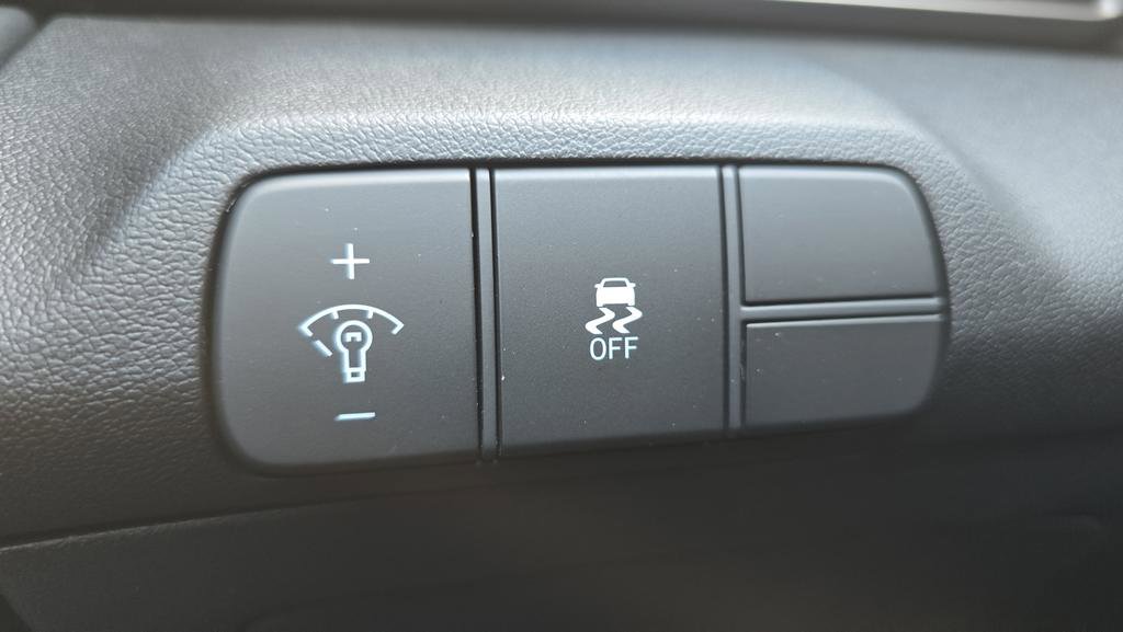 New 2026 Hyundai Elantra Sport FWD image 25