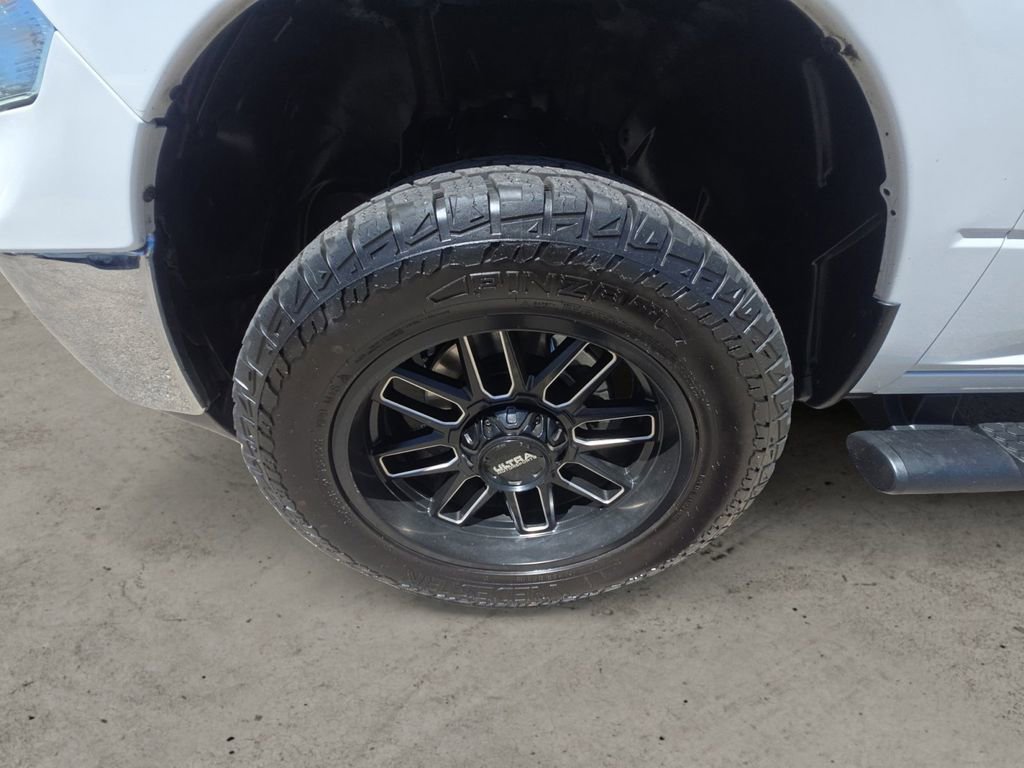 Used 2016 RAM 1500 Classic SLT AWD/4WD image 14