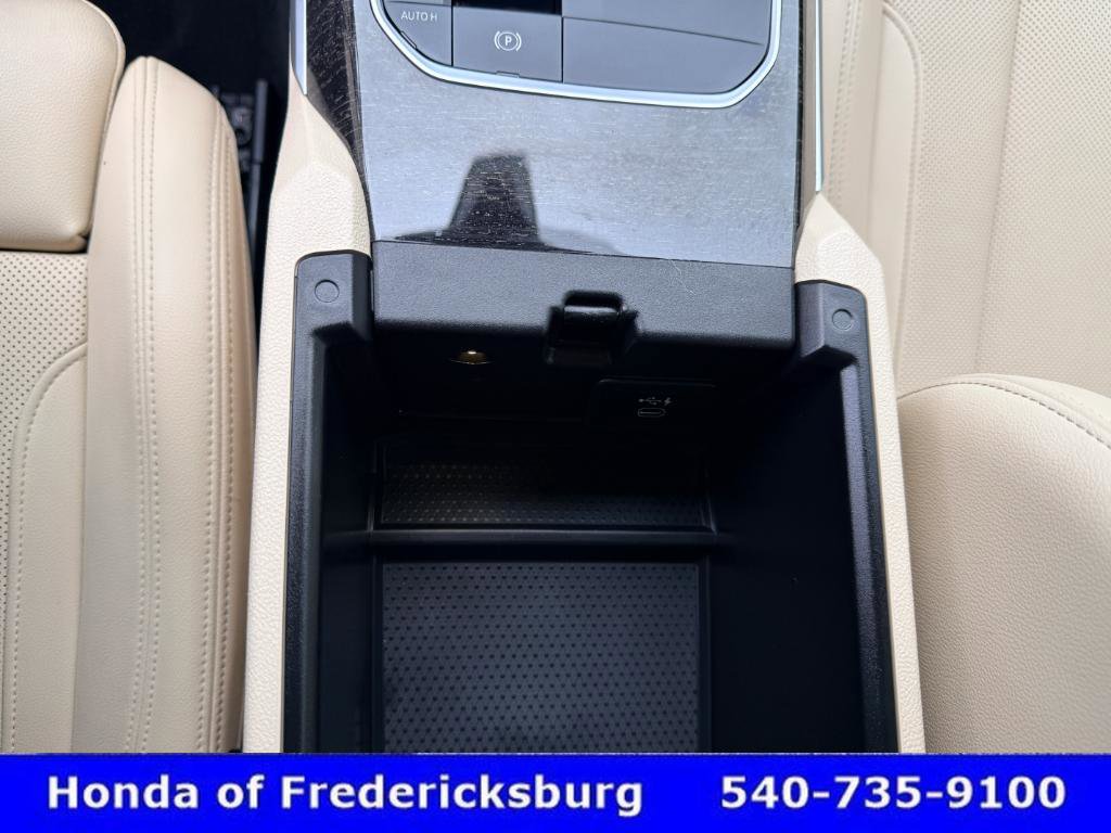 Used 2022 BMW 330i Sedan w/ Driving Assistance Package image 35