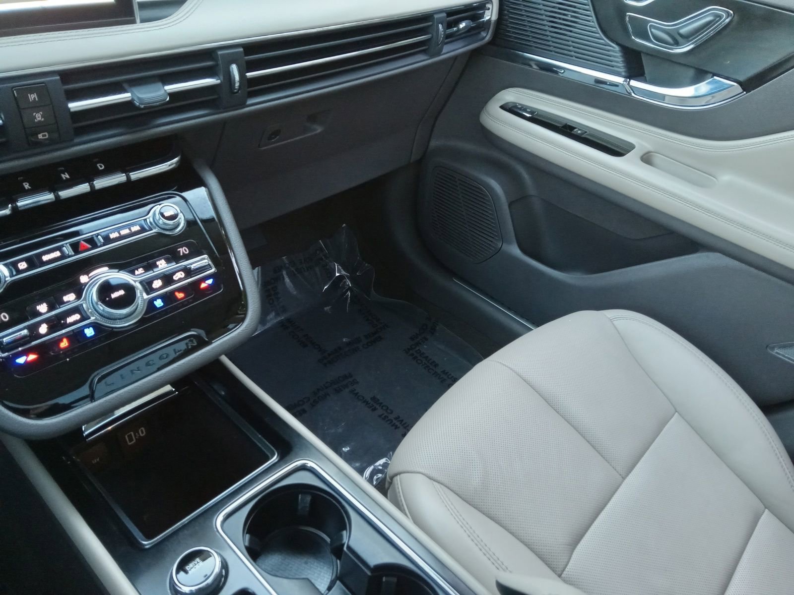 Used 2020 Lincoln Corsair Standard w/ Premium Package image 20