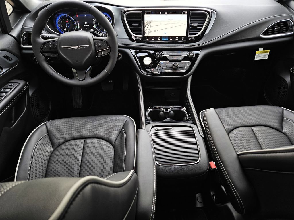 New 2026 Chrysler Pacifica Limited FWD image 11