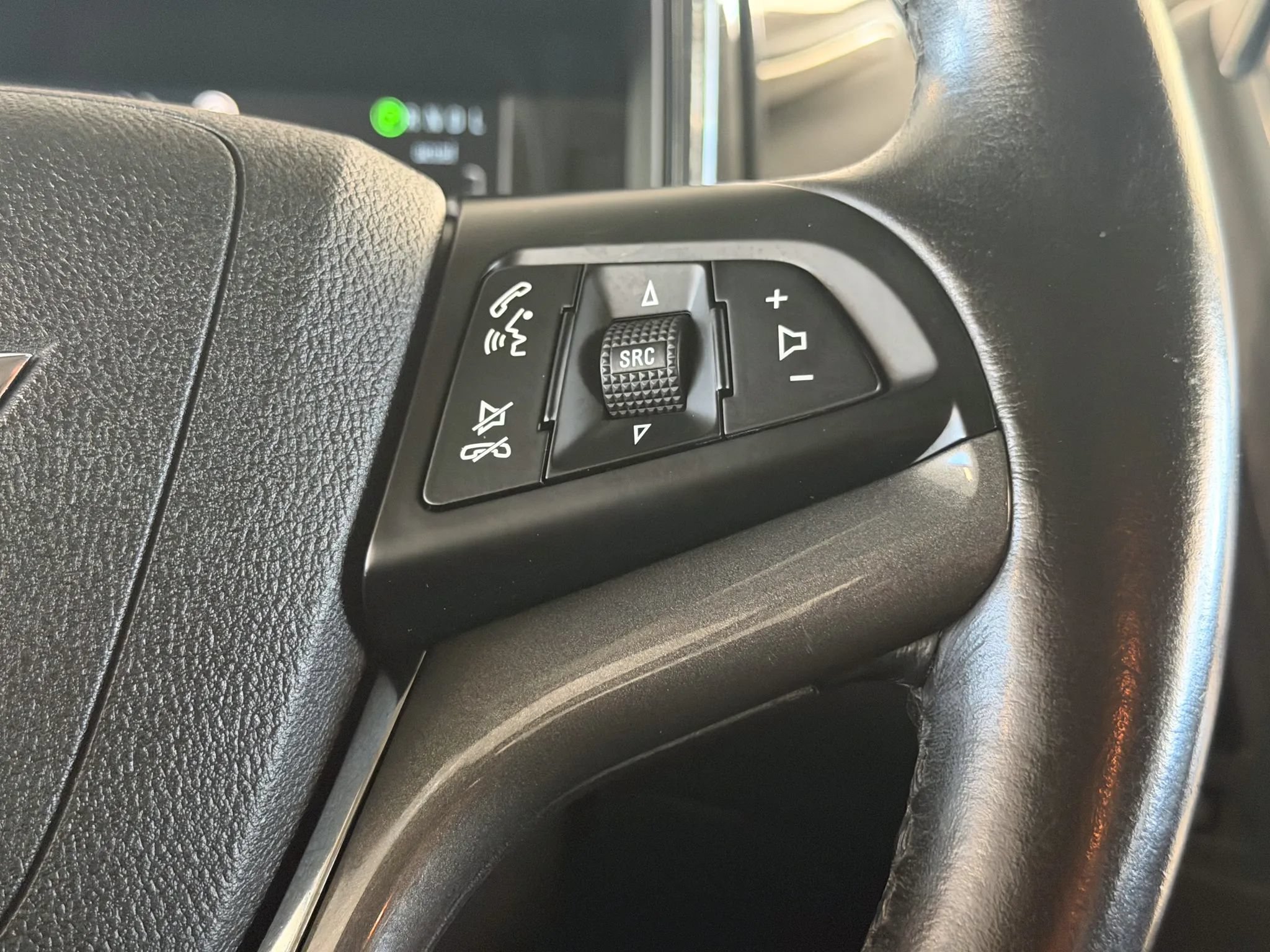 Used 2015 Chevrolet Volt FWD image 29
