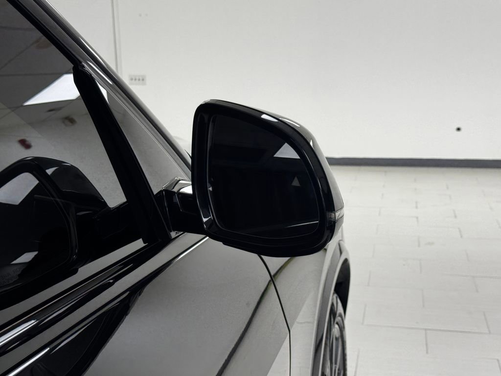 Used 2019 BMW X5 xDrive50i w/ M Sport Package image 37