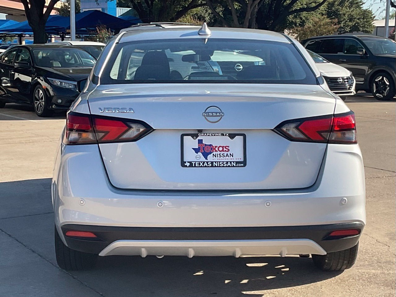 Used 2025 Nissan Versa SV FWD image 5
