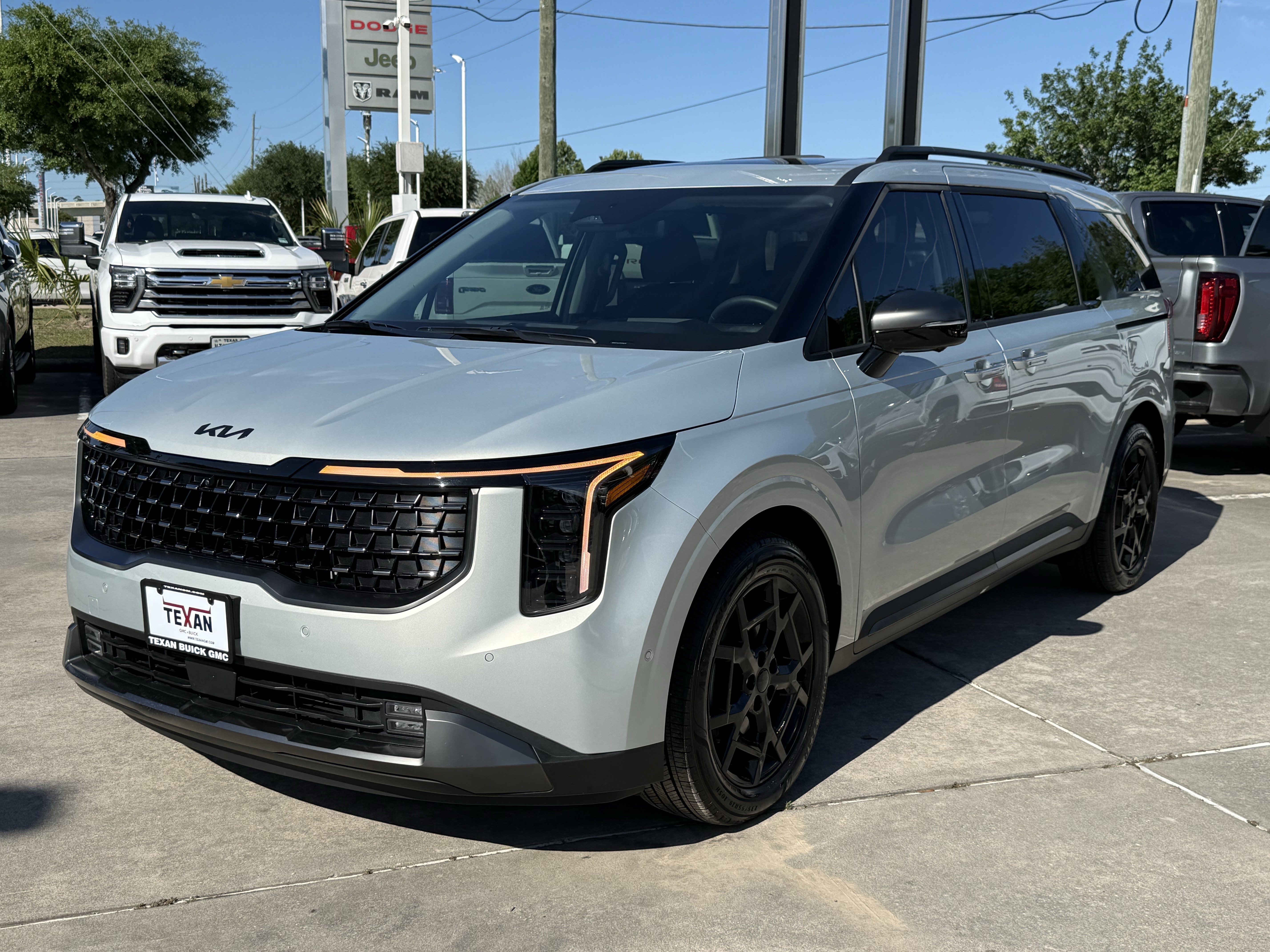 Used 2026 Kia Carnival SX Prestige image 8