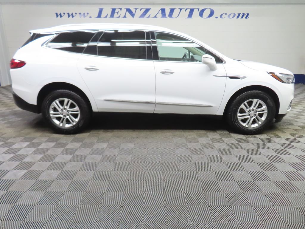 Used 2019 Buick Enclave Essence image 2