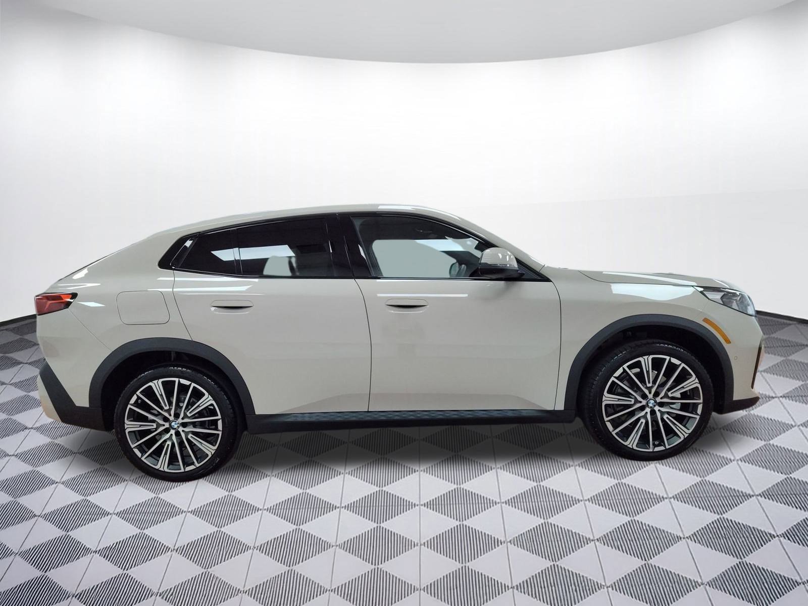 New 2026 BMW X2 xDrive28i image 6