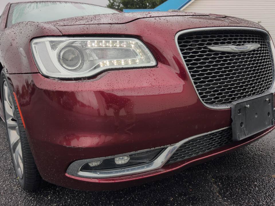 Used 2017 Chrysler 300 C RWD image 28