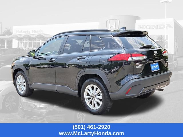 Used 2025 Toyota Corolla Cross LE AWD/4WD image 3