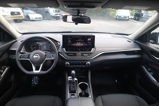 Certified 2023 Nissan Altima 2.5 SV w/ SV Premium Package AWD/4WD image 7