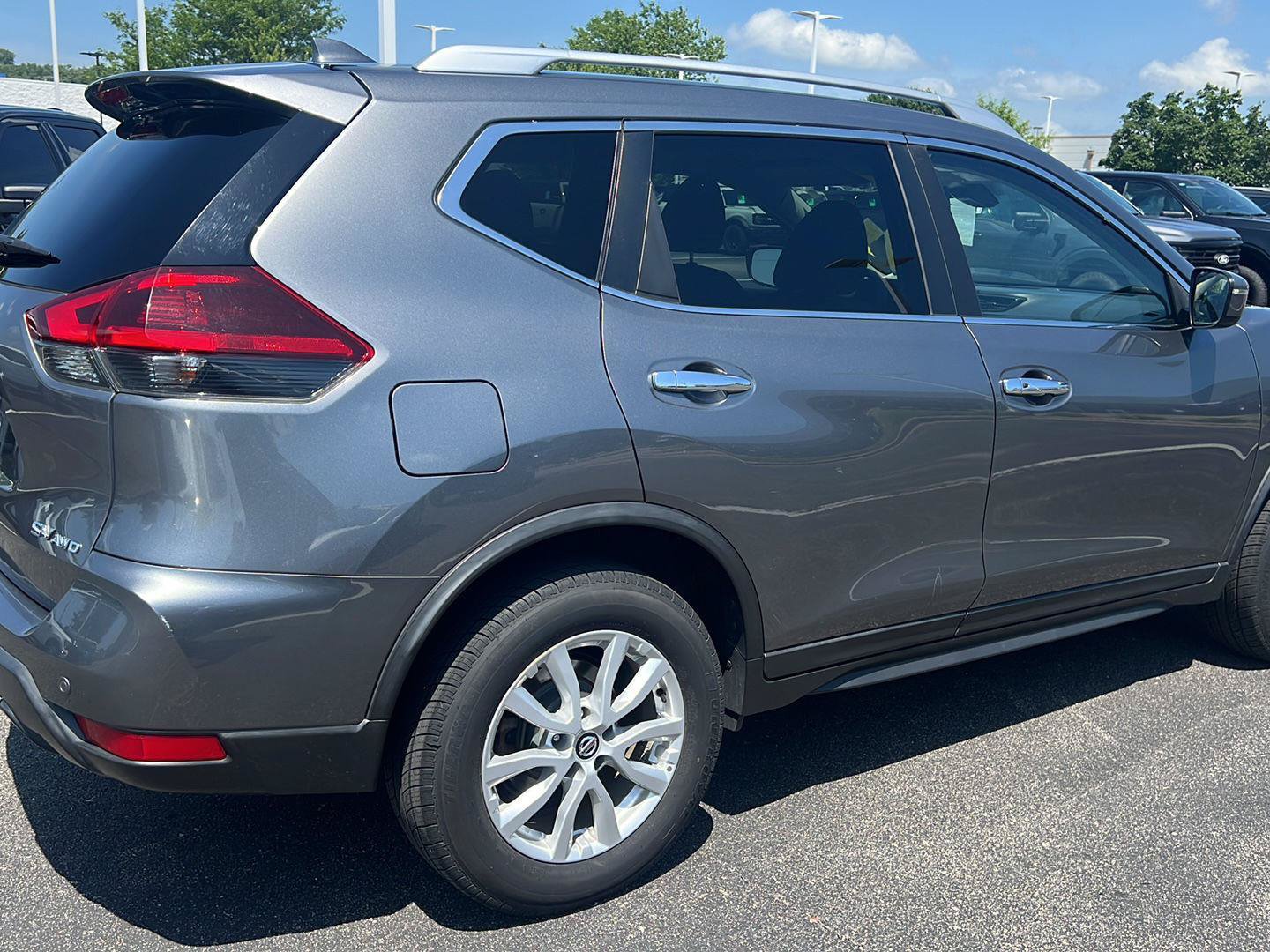 Used 2020 Nissan Rogue SV AWD/4WD image 6