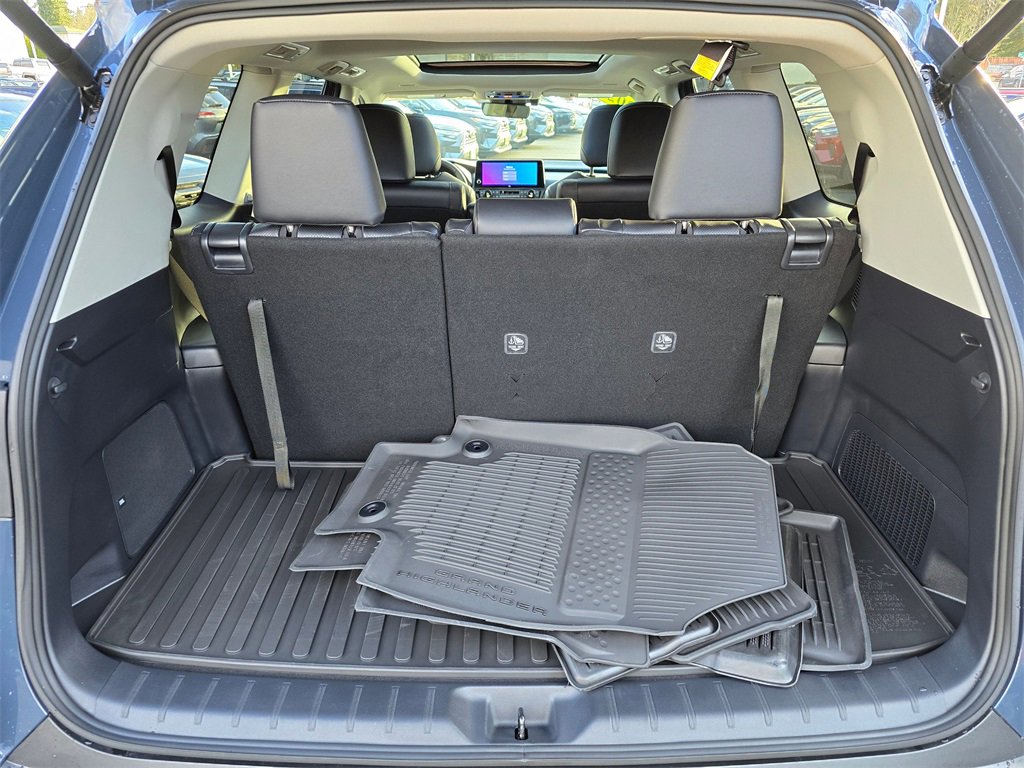 Certified 2025 Toyota Grand Highlander FWD image 17
