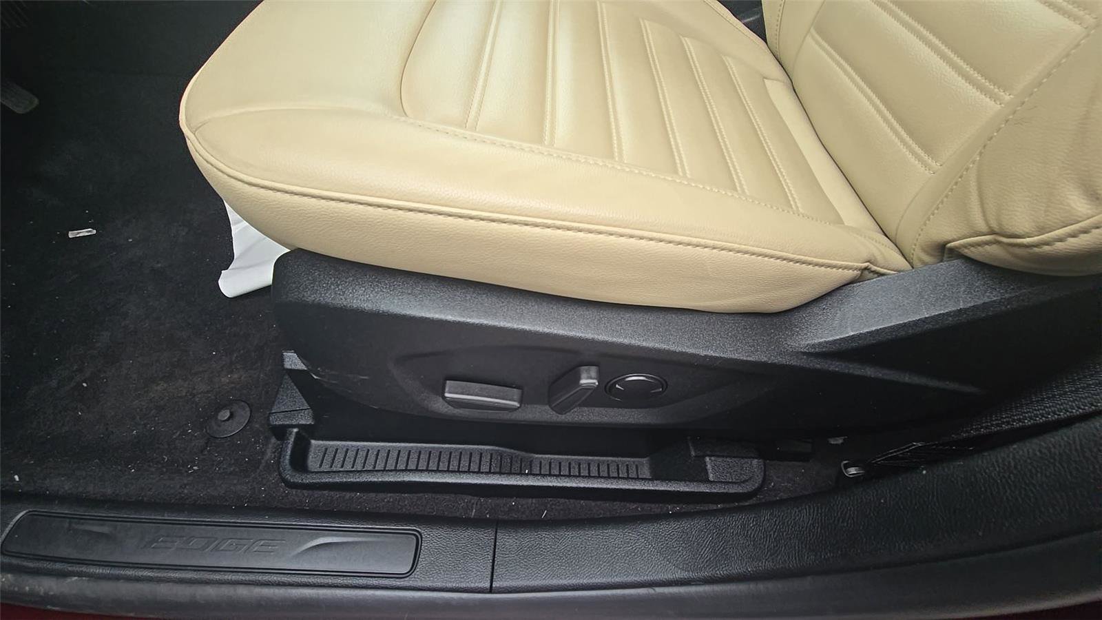 Used 2022 Ford Edge SEL w/ Convenience Package image 17