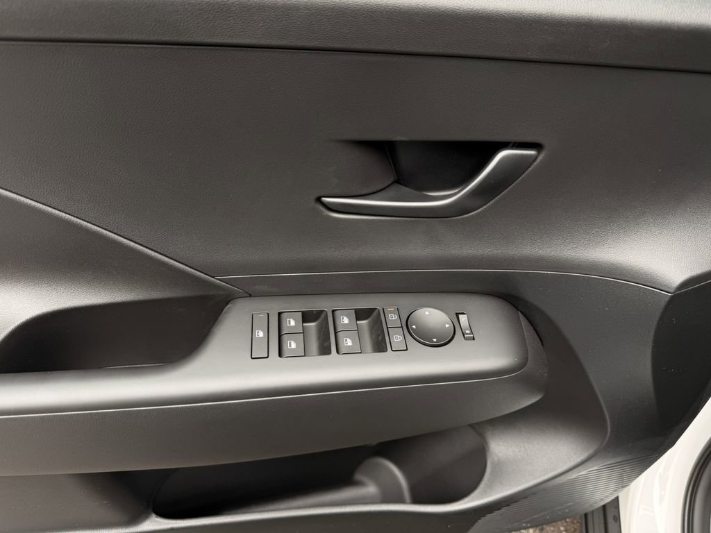 New 2026 Hyundai Kona SE image 16