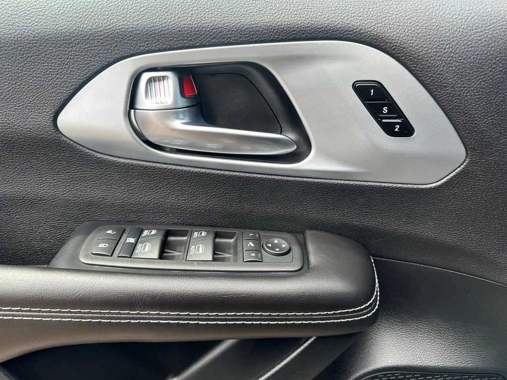 Certified 2026 Chrysler Pacifica Limited AWD/4WD image 24