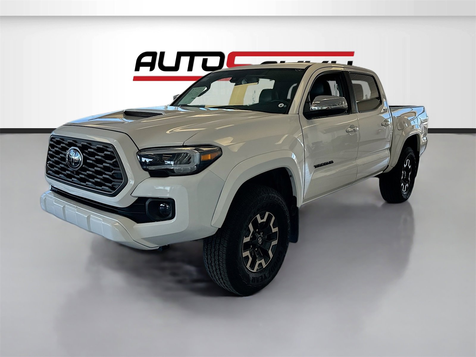 Used 2020 Toyota Tacoma Limited image 3