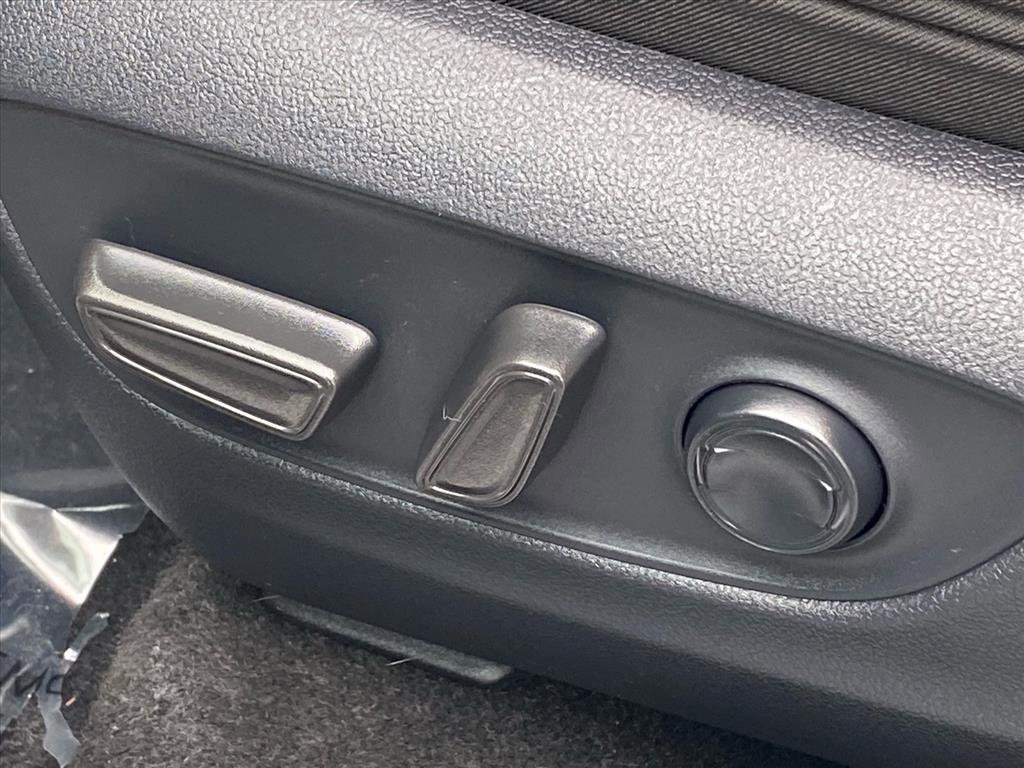 Used 2024 Toyota RAV4 XLE image 16